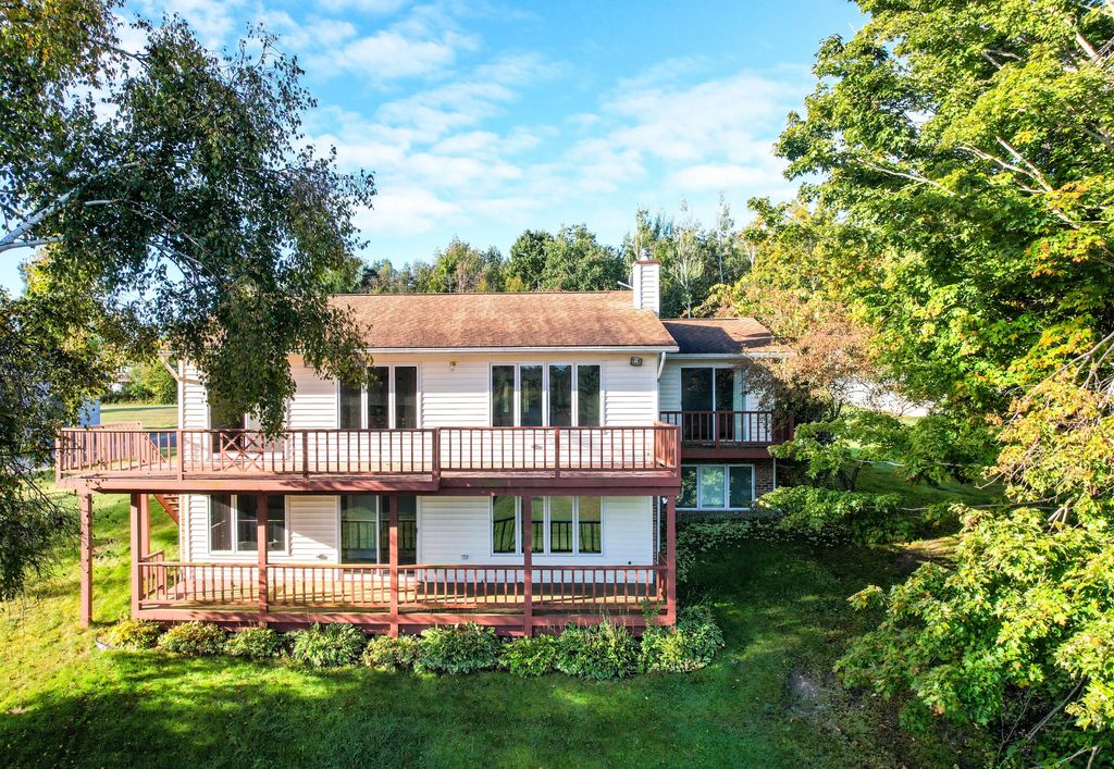 8658 W Black Lane, Cheboygan