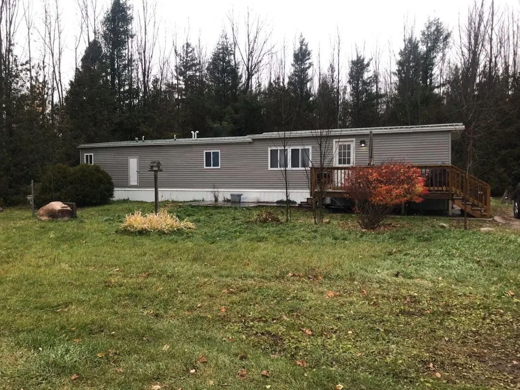10898 N Black River Road, Cheboygan
