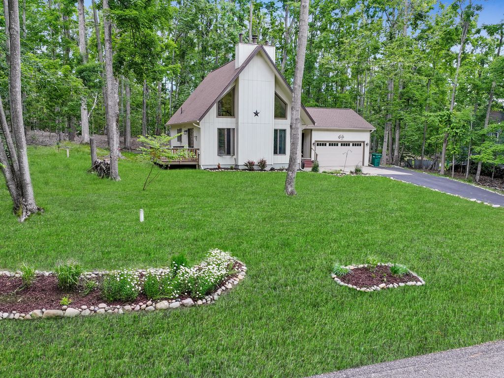944 Snowmoon Court, Gaylord