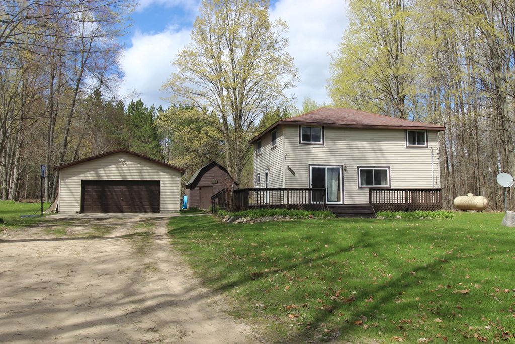 8390 W Beaver Road, Grayling