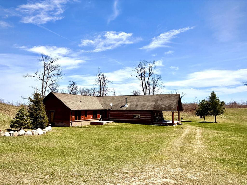 1598 Oak Ridge Circle, Comins