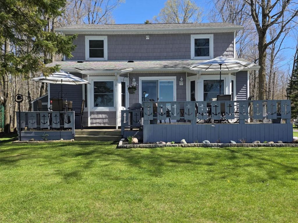 14935 Maple Street, Posen