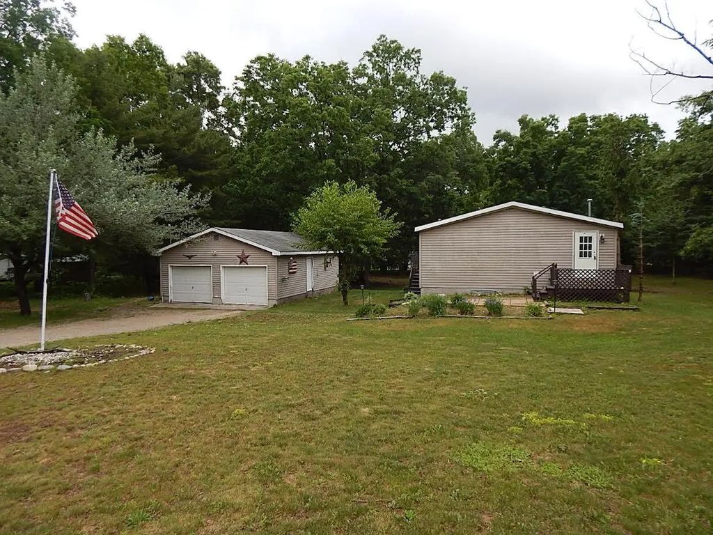 2389 W Maplehurst Drive, Roscommon