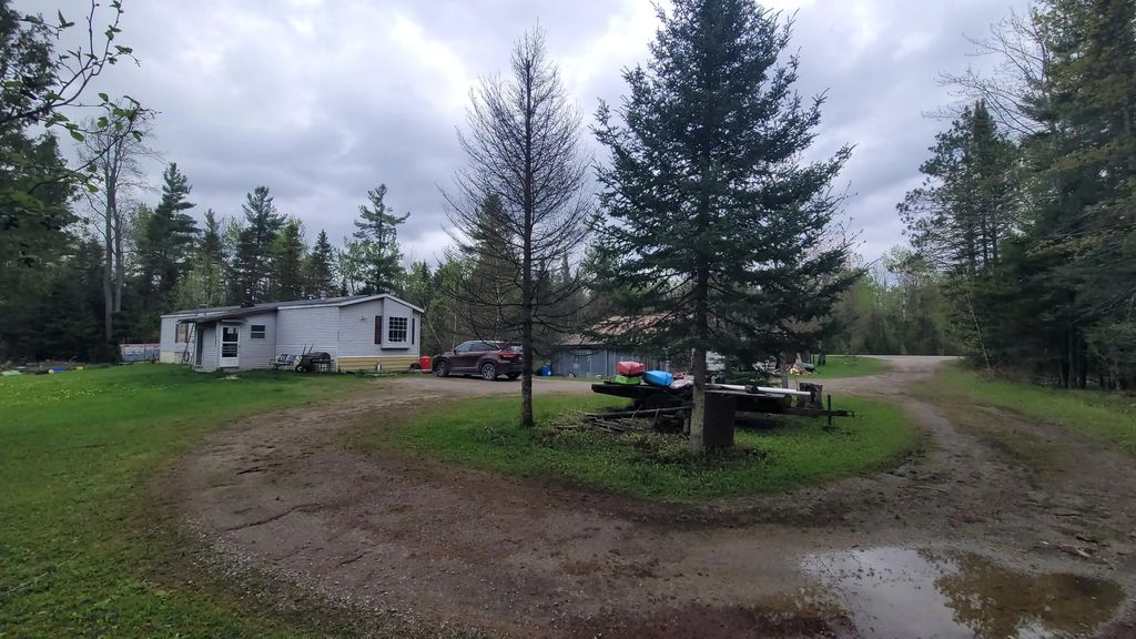 2758 N Ocqueoc Road, Millersburg