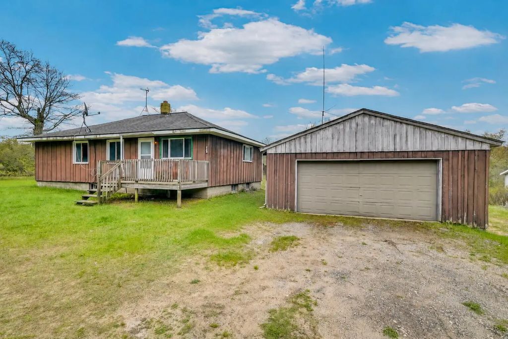 8108 E West Branch Road, St. Helen