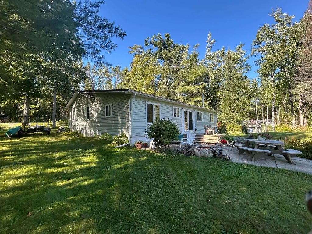 727 Norway Drive, Mio