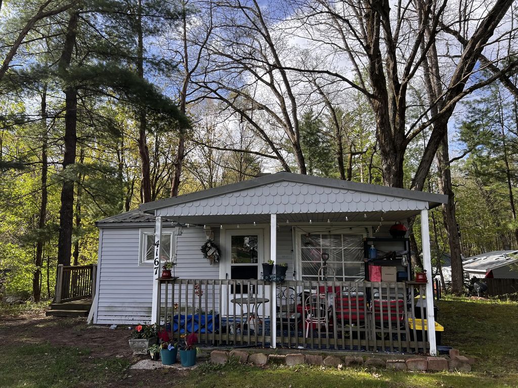 4167 Maes Road, West Branch
