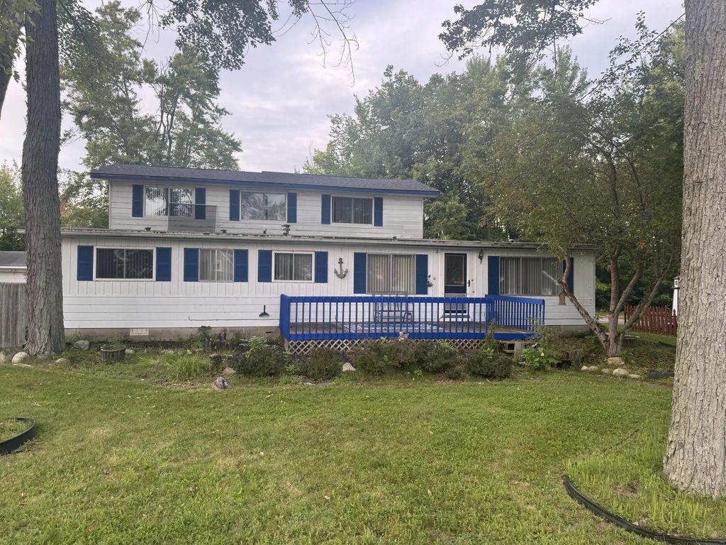 9394 E Houghton Lake Drive, Houghton Lake