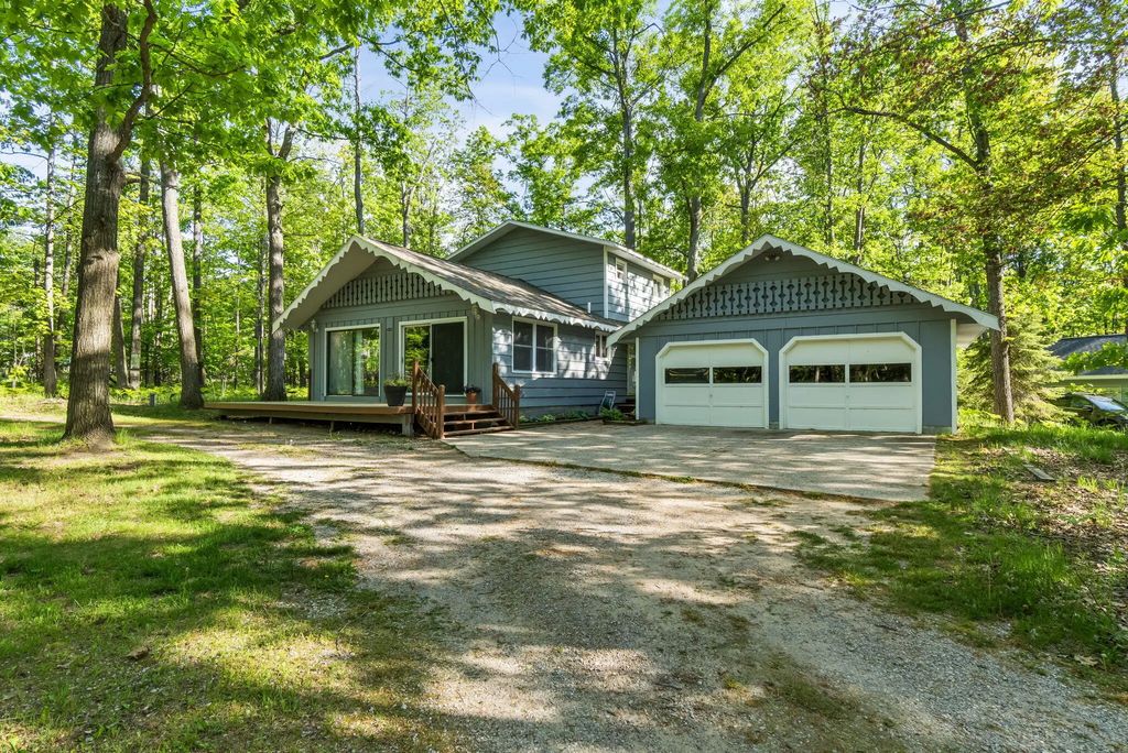 11366 Nottingham Drive, Frederic