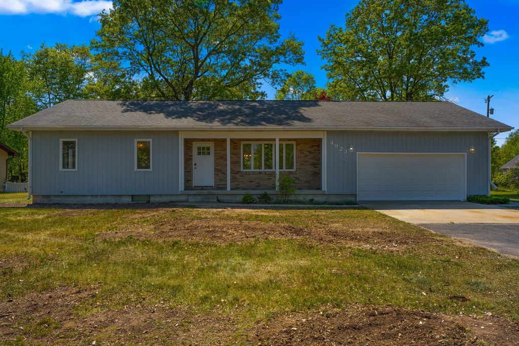 4923 Harmony Drive, Oscoda