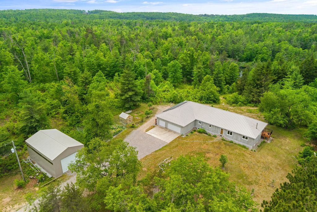2401 Pearsall Road, Fairview