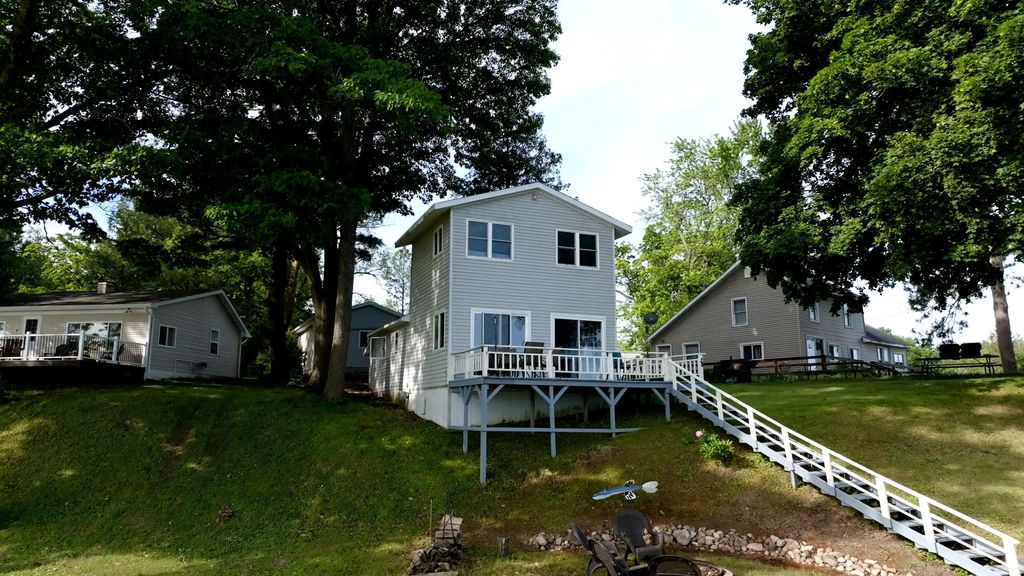 1681 E Pratt Lake Road, Gladwin