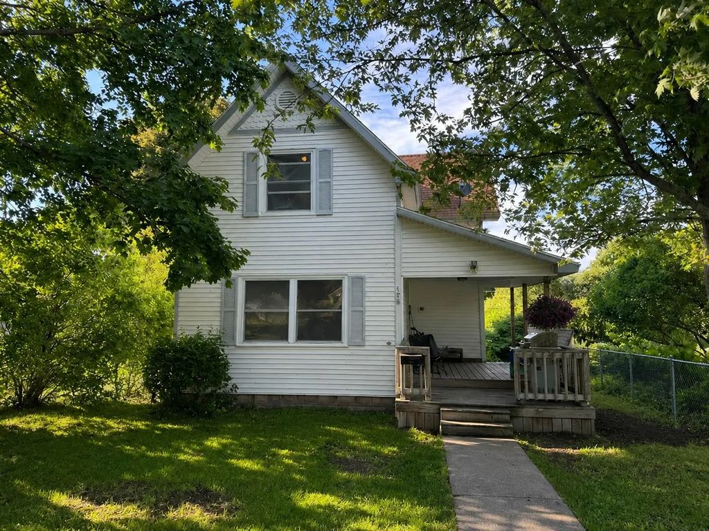 179 High Street, St. Ignace