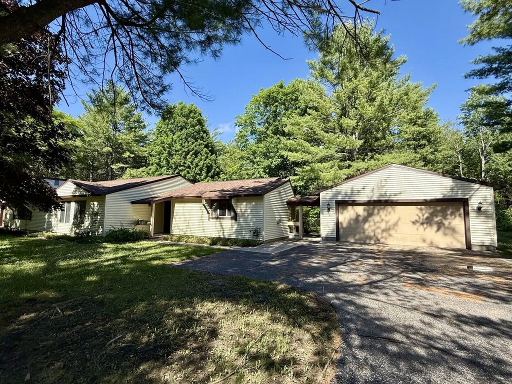 2153 Viking Way, Grayling