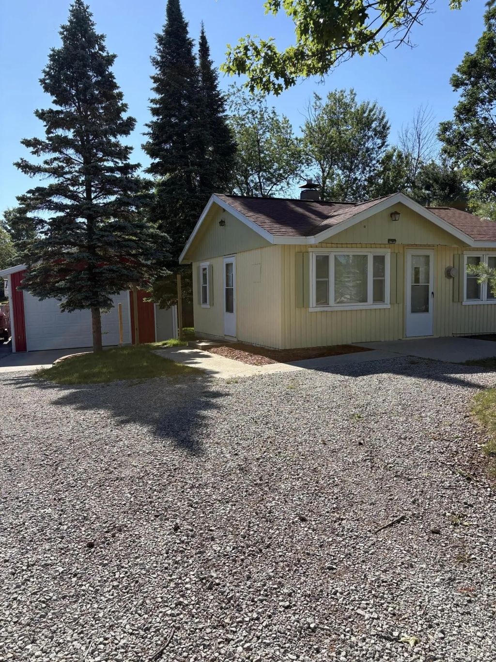 1630 Flint Road, St. Helen