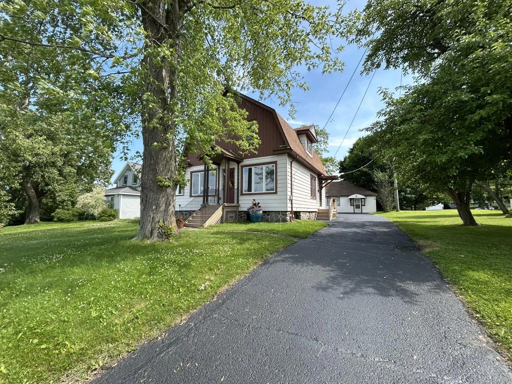 22 E Truckey Street, St. Ignace