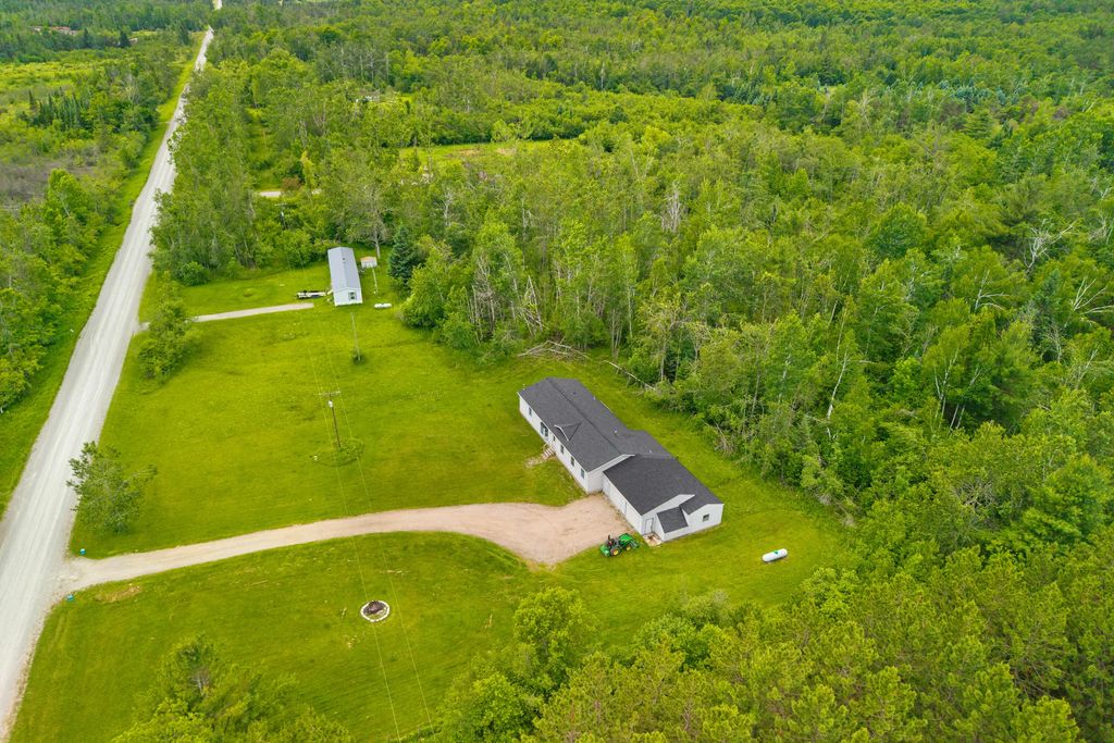 2611 E Swede Road, Spruce