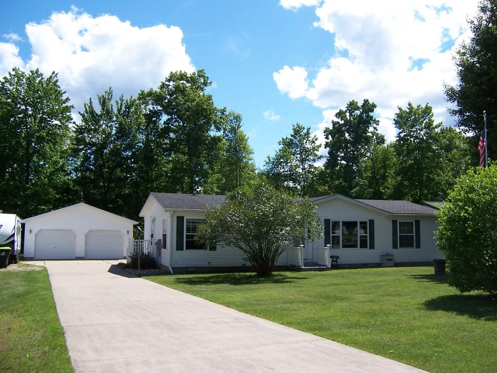 6607 Joann Drive, Roscommon