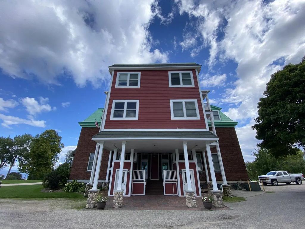 380 Church Street Unit #9, St. Ignace