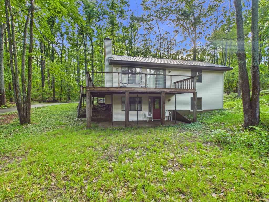 11374 Locksley Drive, Frederic