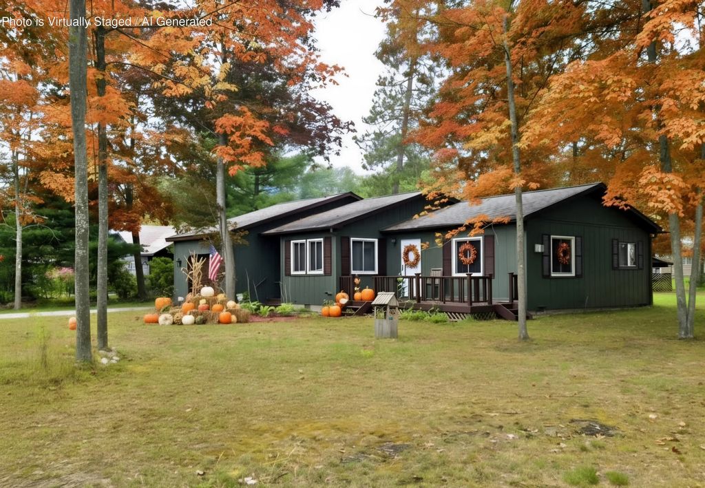 110 Acorn Lane, Houghton Lake