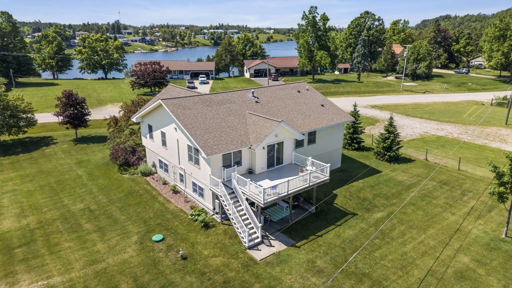 10720 S Moonlight Bay Road, Cheboygan