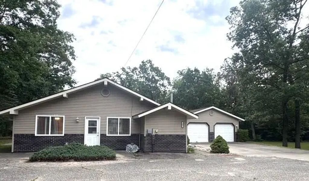 103 Whitebirch Drive, Houghton Lake