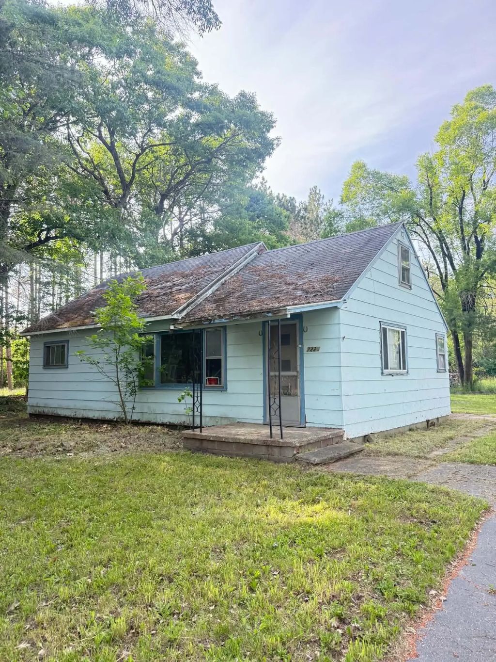 7228 W Hubert Road, Hubbard Lake