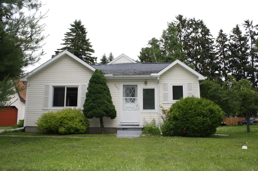 205 S 3rd Street, Harrisville