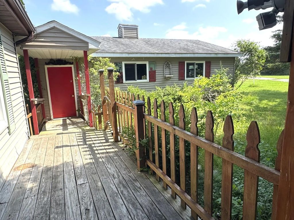 5251 Michigan 55, Hale