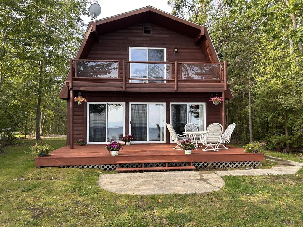 10935 Huron Trail, Cheboygan