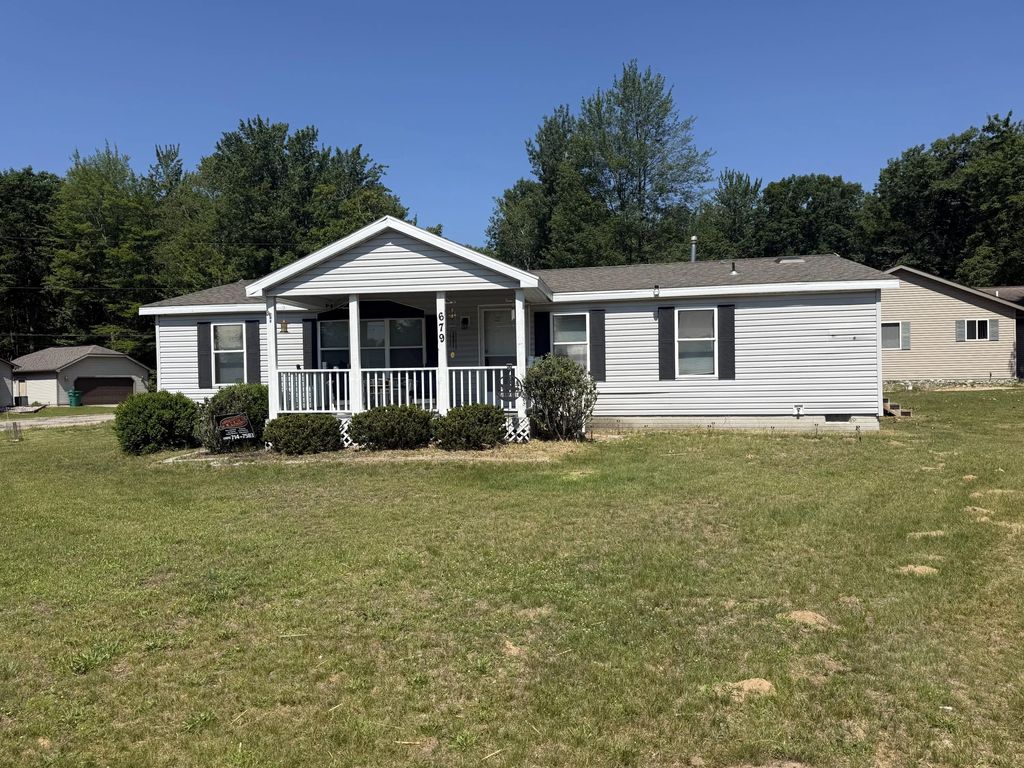 679 Lake James Drive, Prudenville