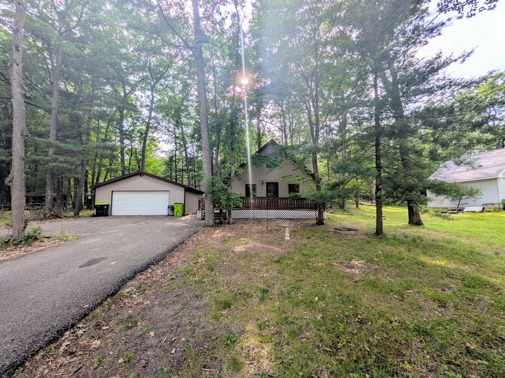 2867 E Higgins Lake Drive, Roscommon