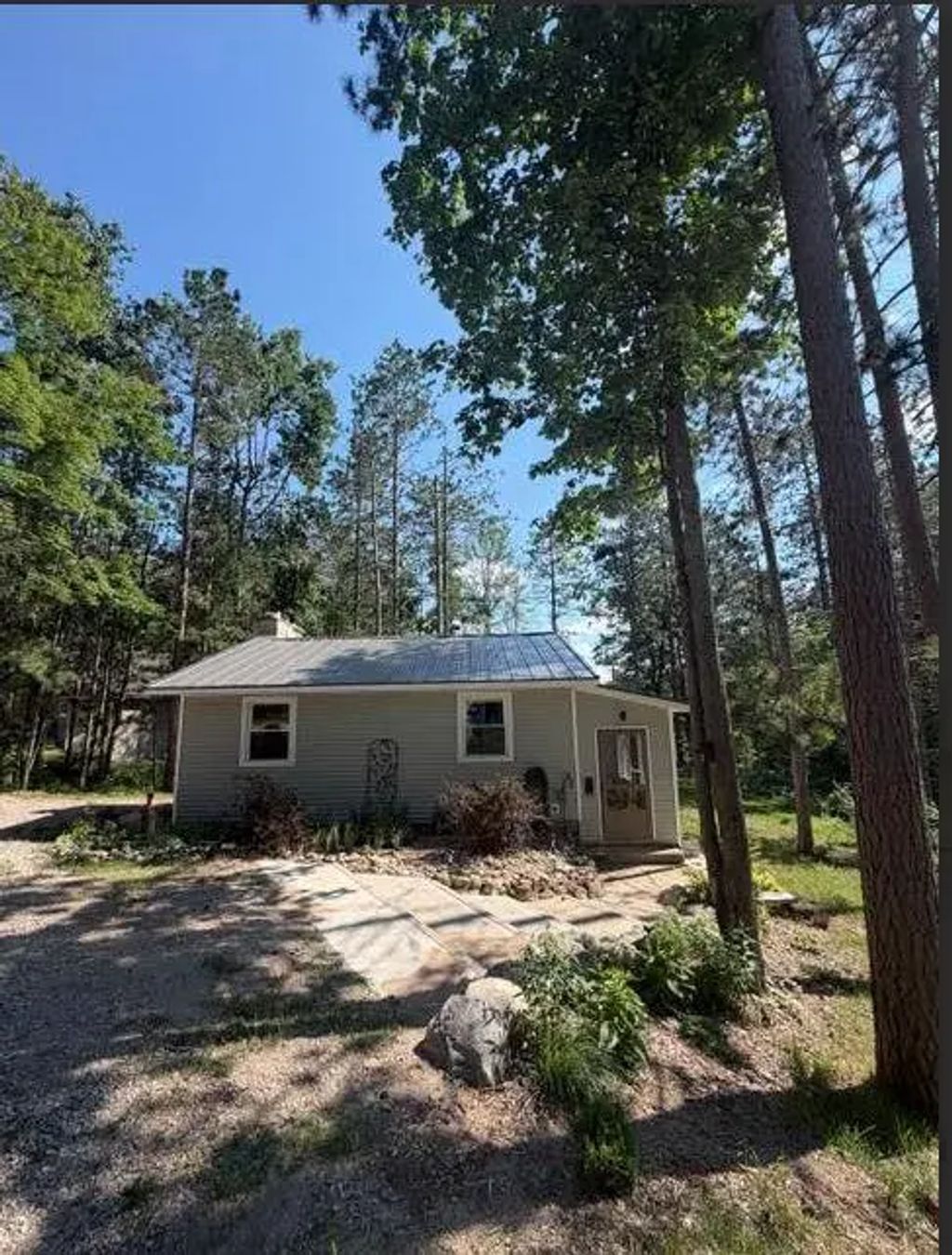 1529 Cayuga Trail, Gaylord