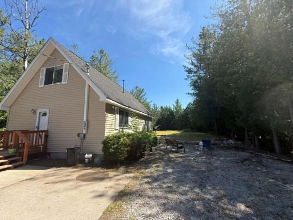 2195 Raymond Street, Alpena