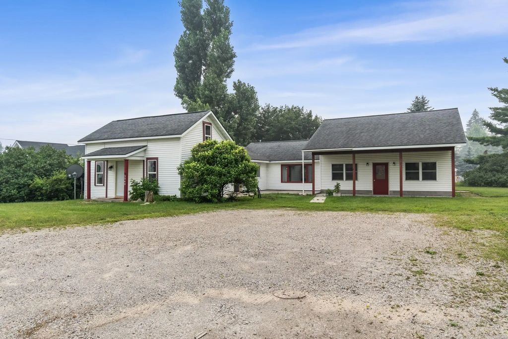 3040 Kneeland Street, Lewiston