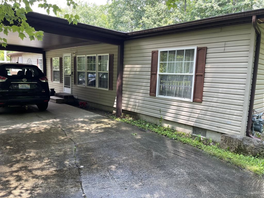 213 Barcome Avenue, Houghton Lake