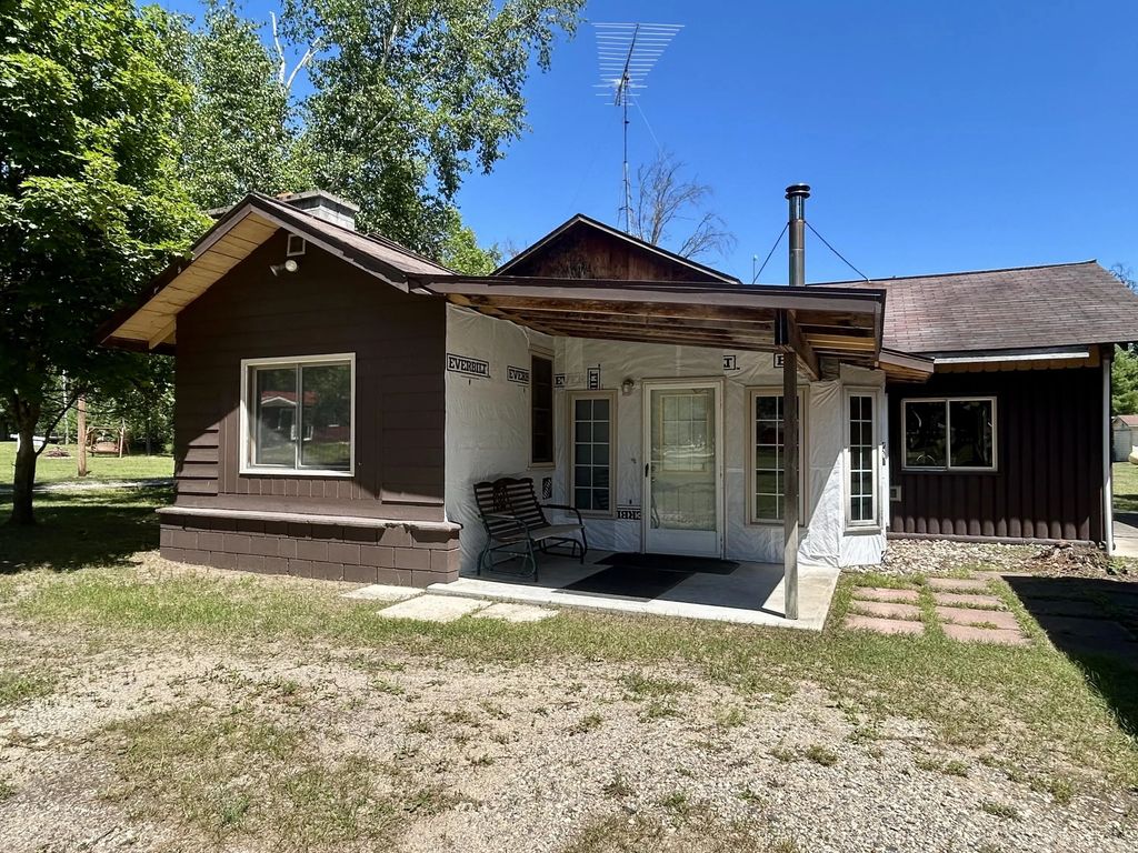 3542 Floody Drive, Mio