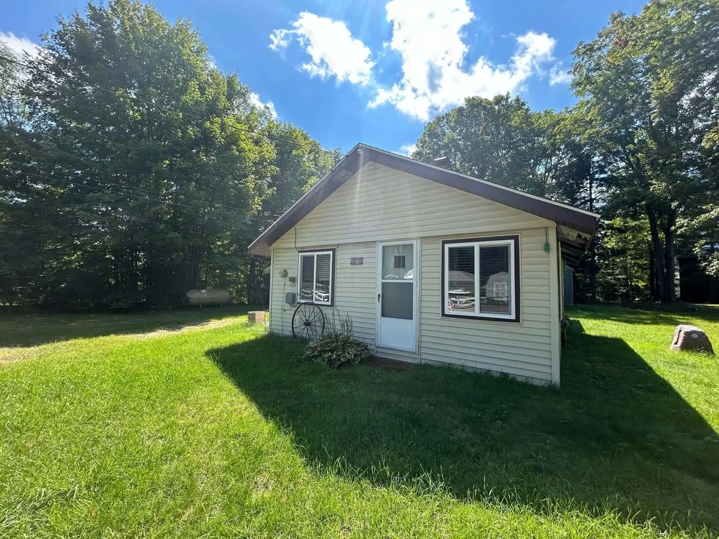 585 Wah Wah Taysee Trail, Mio
