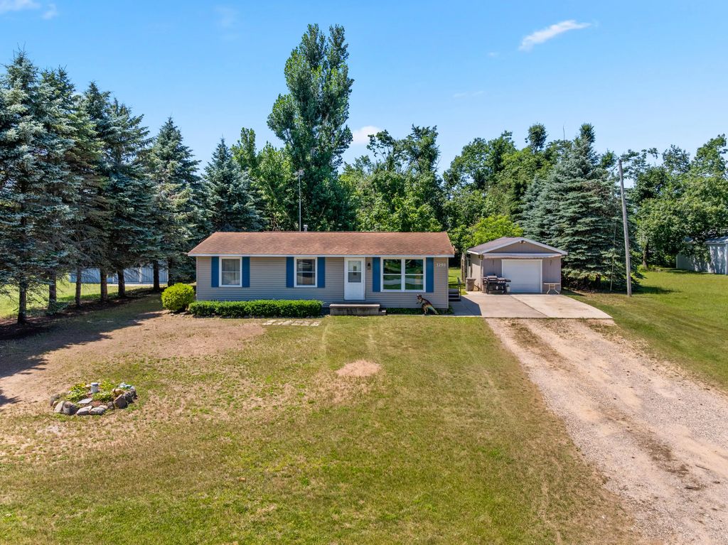 3290 Forest Road, Gaylord