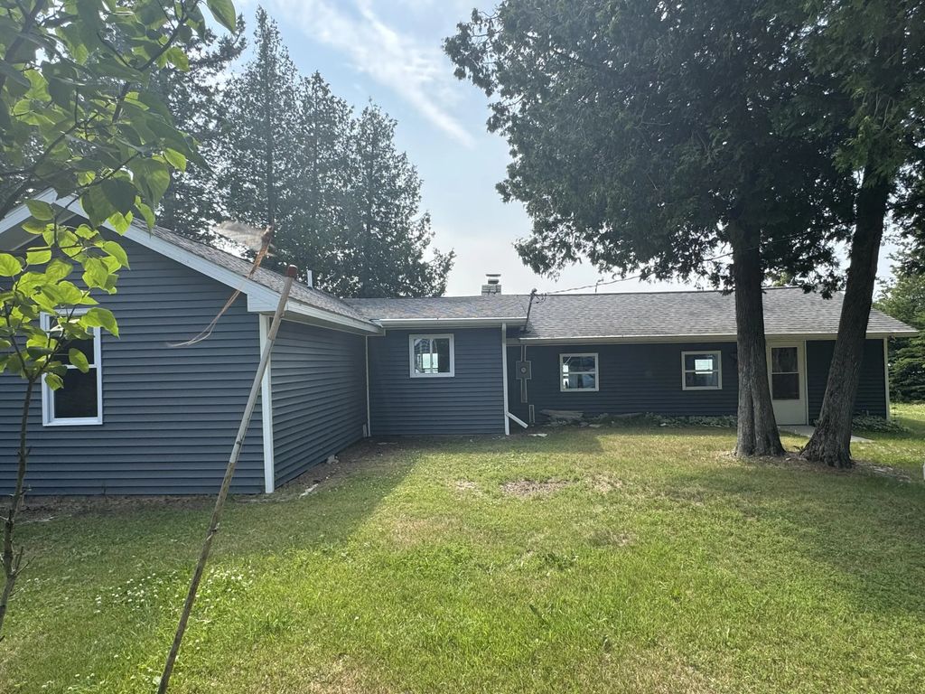 3798 St Martins Point Road, Hessel