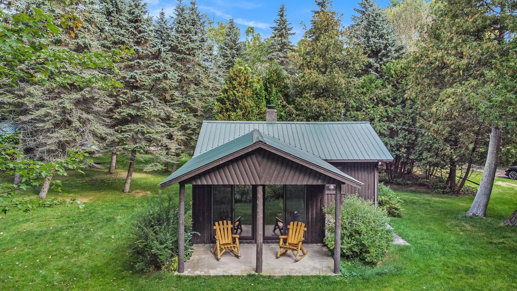 451 Gower Lane, Cheboygan