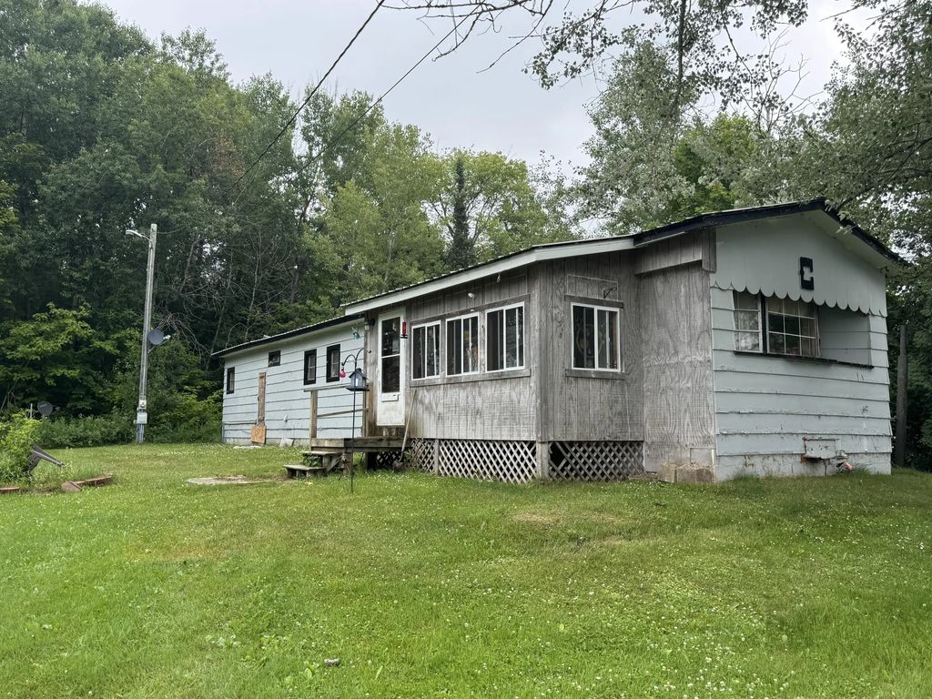 6274 W Epoufette Bay Road, Naubinway