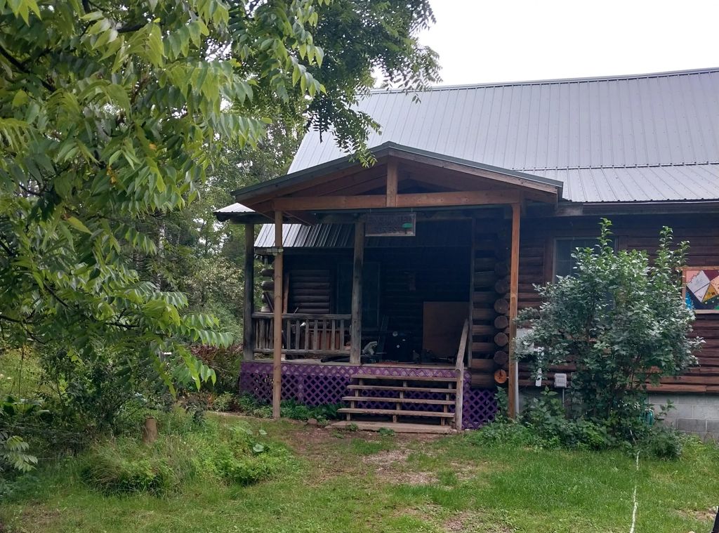 1213 East Drive, Luzerne