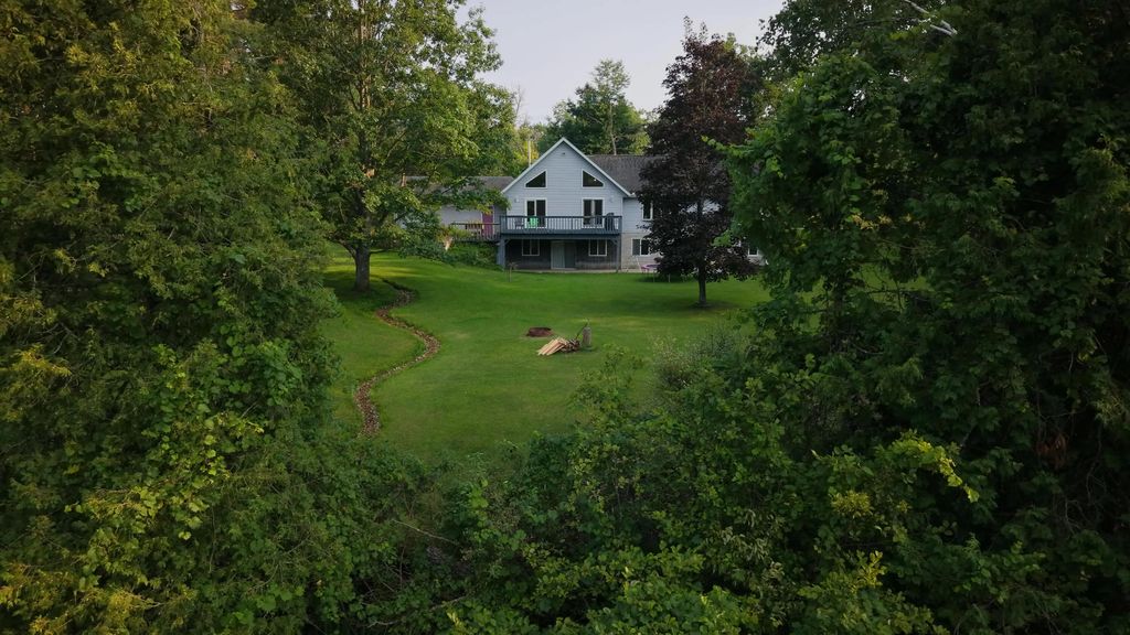 100 Second Street, Hubbard Lake