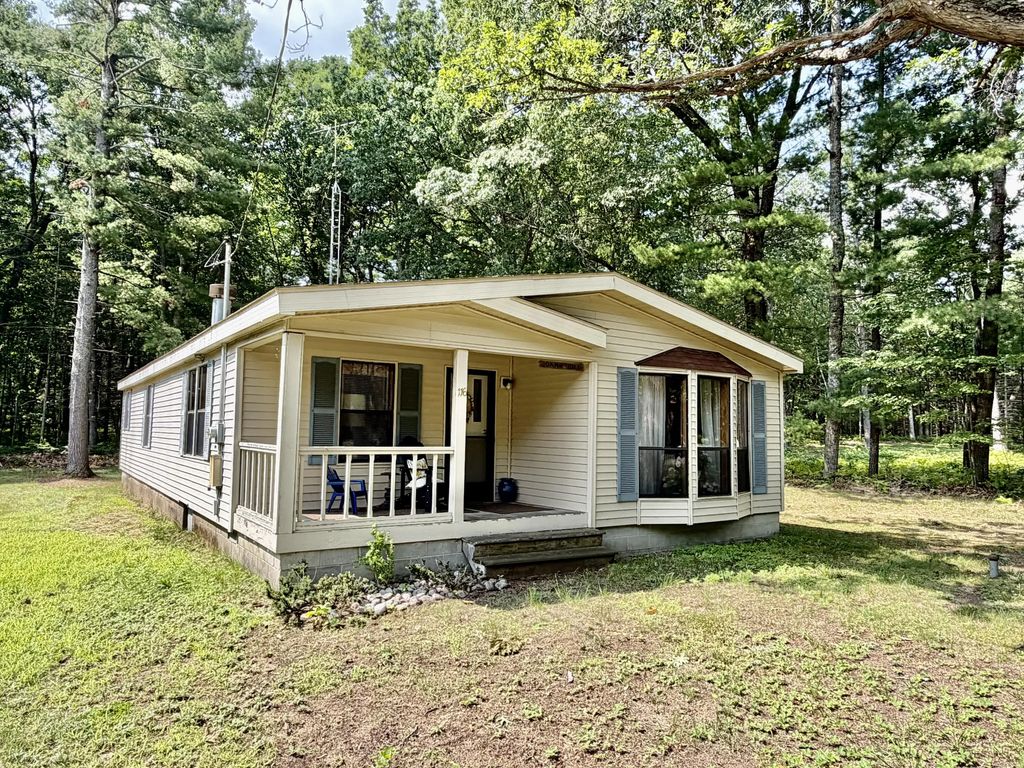116 Northern Oaks Drive, Houghton Lake