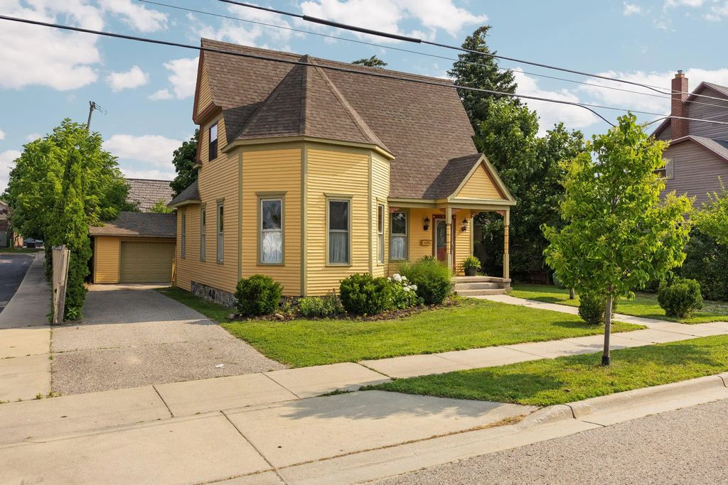 115 E 1st Street, Gaylord