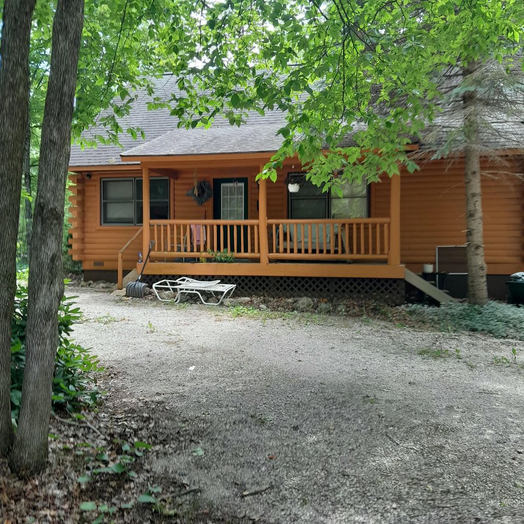9483 Whispering Pines Drive, Mancelona
