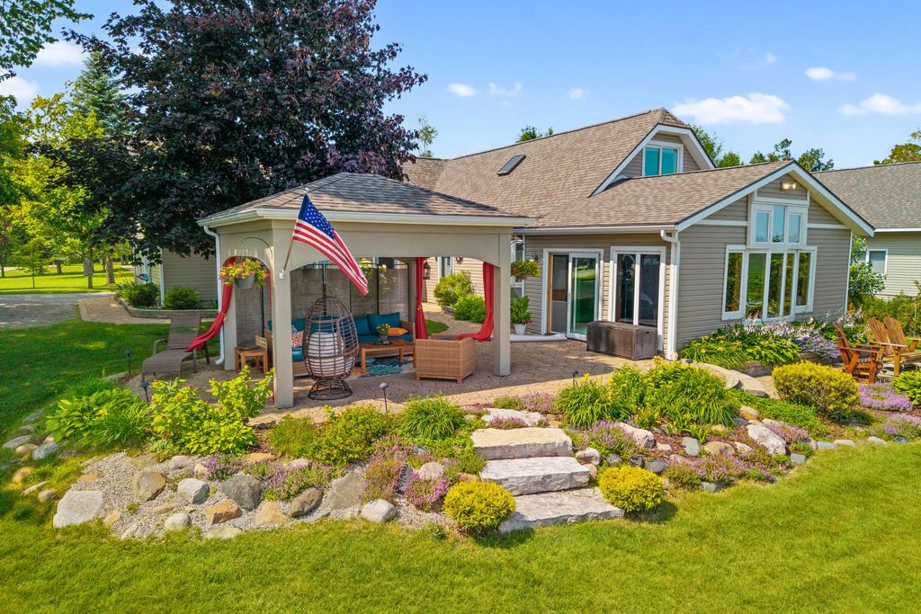 9647 W Long Lake Road, Alpena