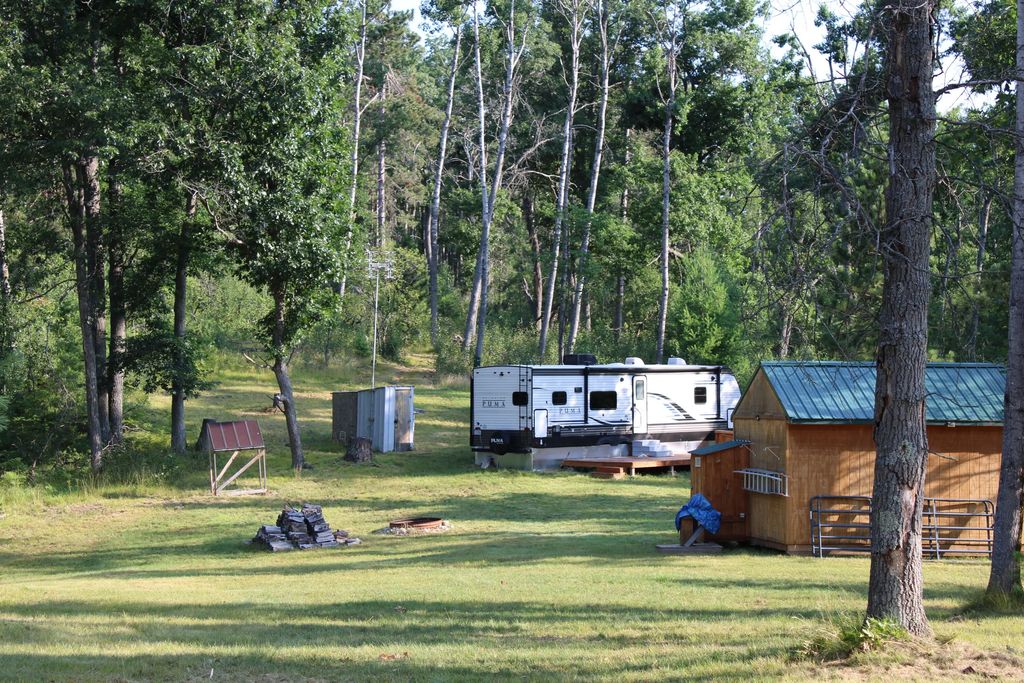 3195 Saddleback Lake Road, Comins